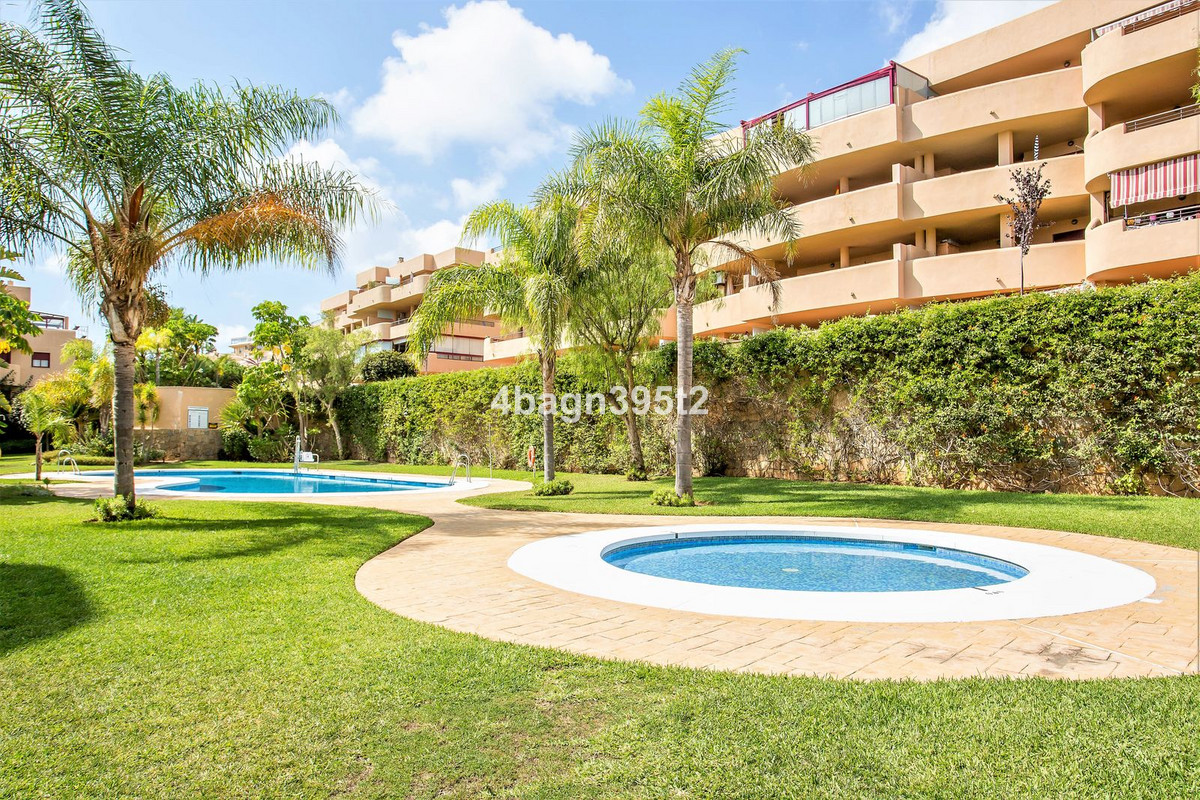 Te koop Middle Floor Apartment Costa Del Sol La Cala De Mijas € 349.000,-