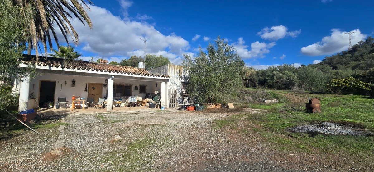 Te koop Finca - Cortijo Costa Del Sol Estepona € 595.000,-
