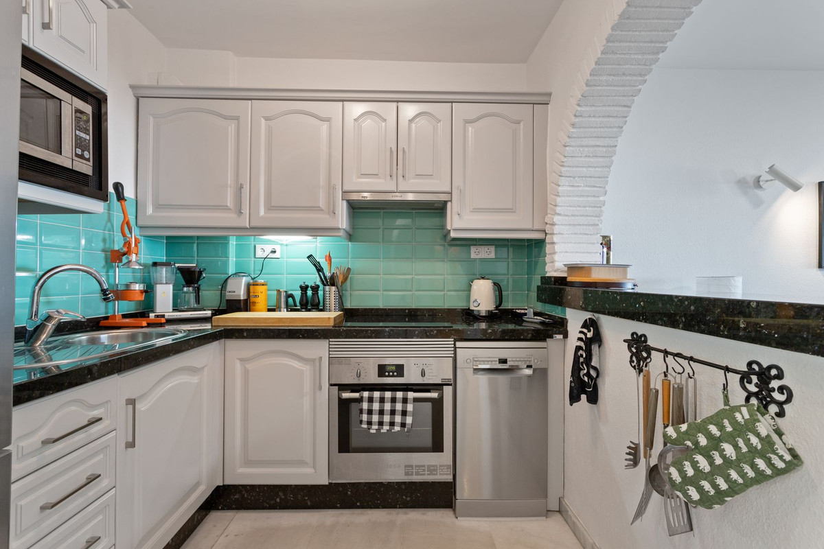 Te koop Middle Floor Apartment Costa Del Sol Benalmadena Pueblo € 339.000,-