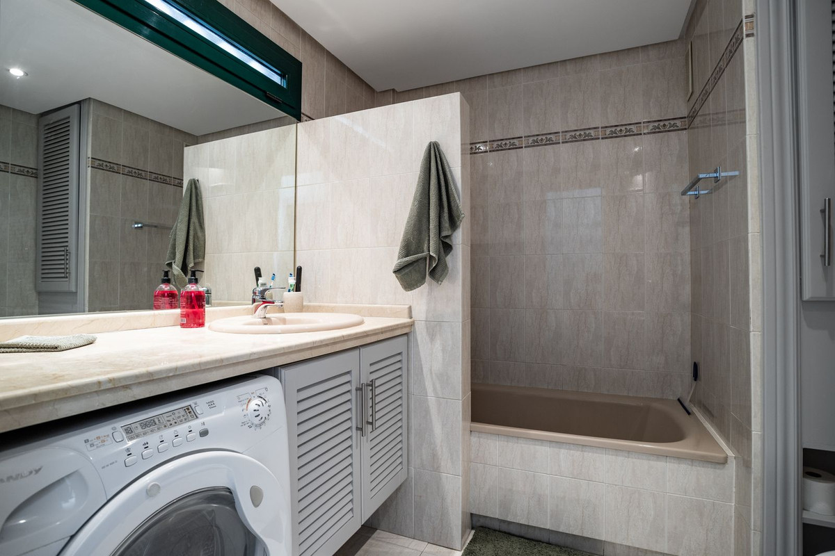 Te koop Middle Floor Apartment Costa Del Sol Benalmadena Pueblo € 339.000,-