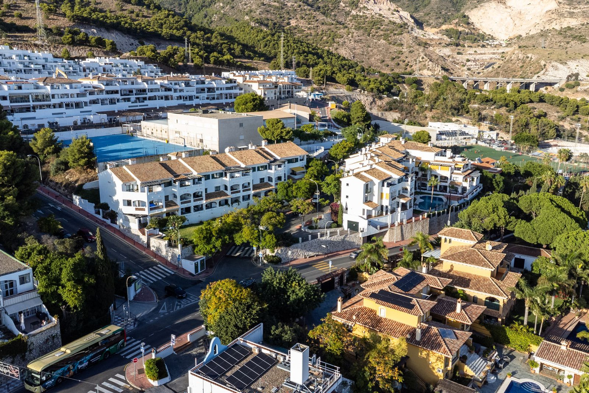 Te koop Middle Floor Apartment Costa Del Sol Benalmadena Pueblo € 339.000,-