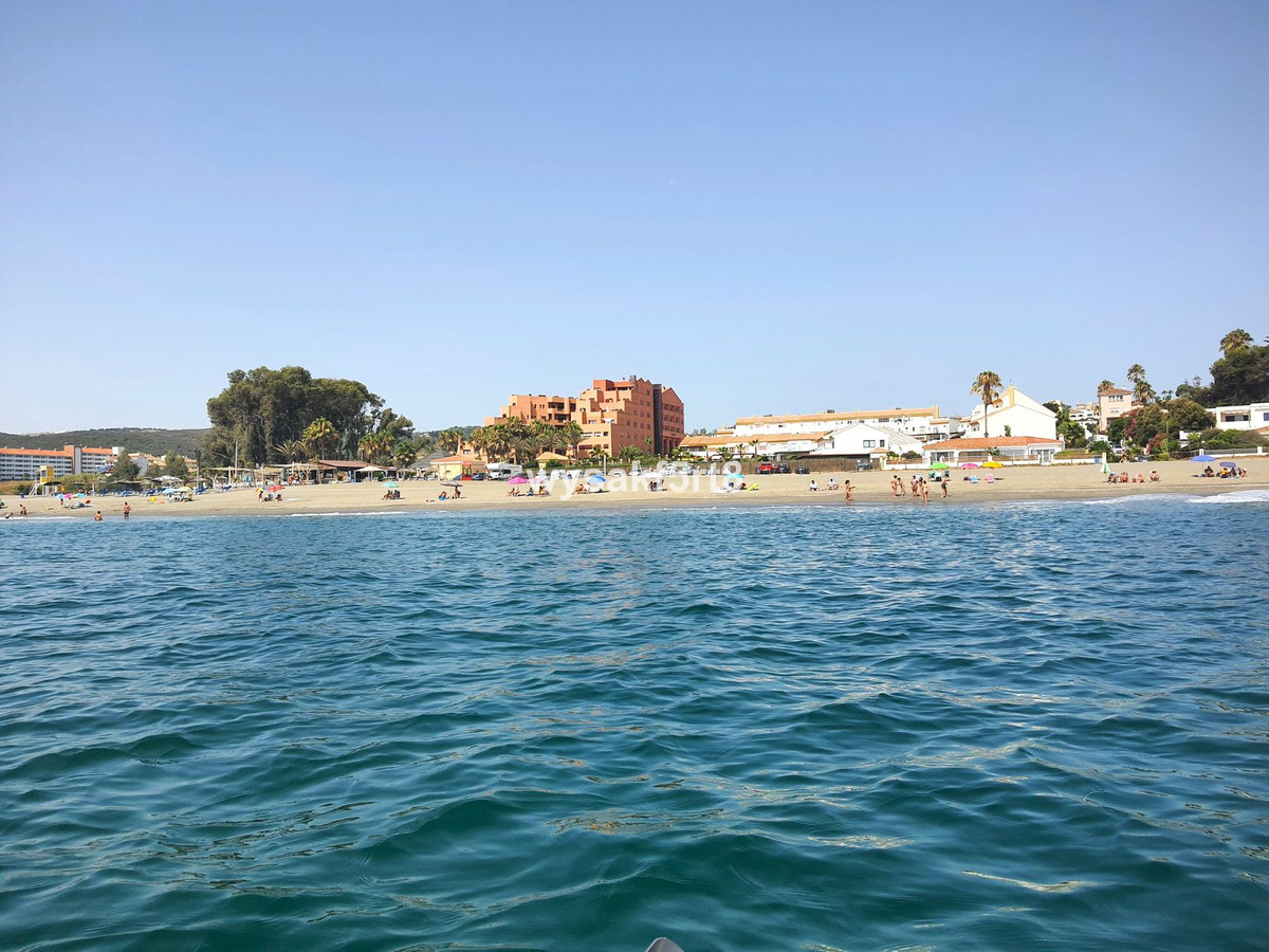 Te koop Middle Floor Apartment Costa Del Sol La Duquesa € 180.000,-