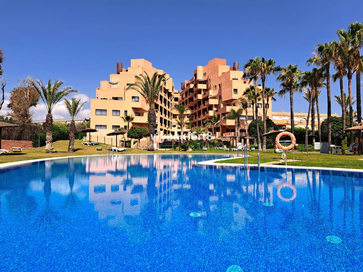 Te koop Middle Floor Apartment Costa Del Sol La Duquesa € 180.000,-