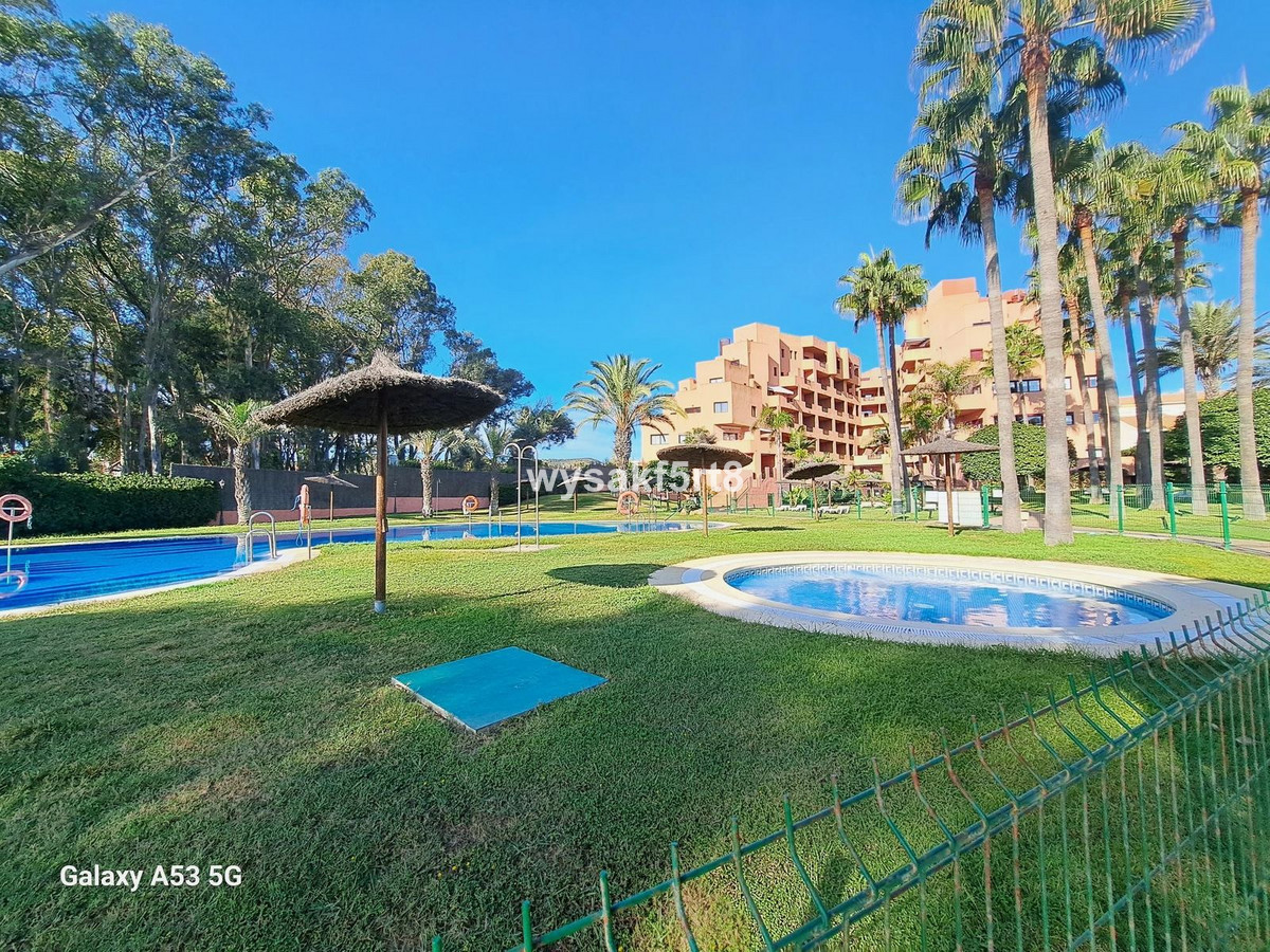 Te koop Middle Floor Apartment Costa Del Sol La Duquesa € 180.000,-