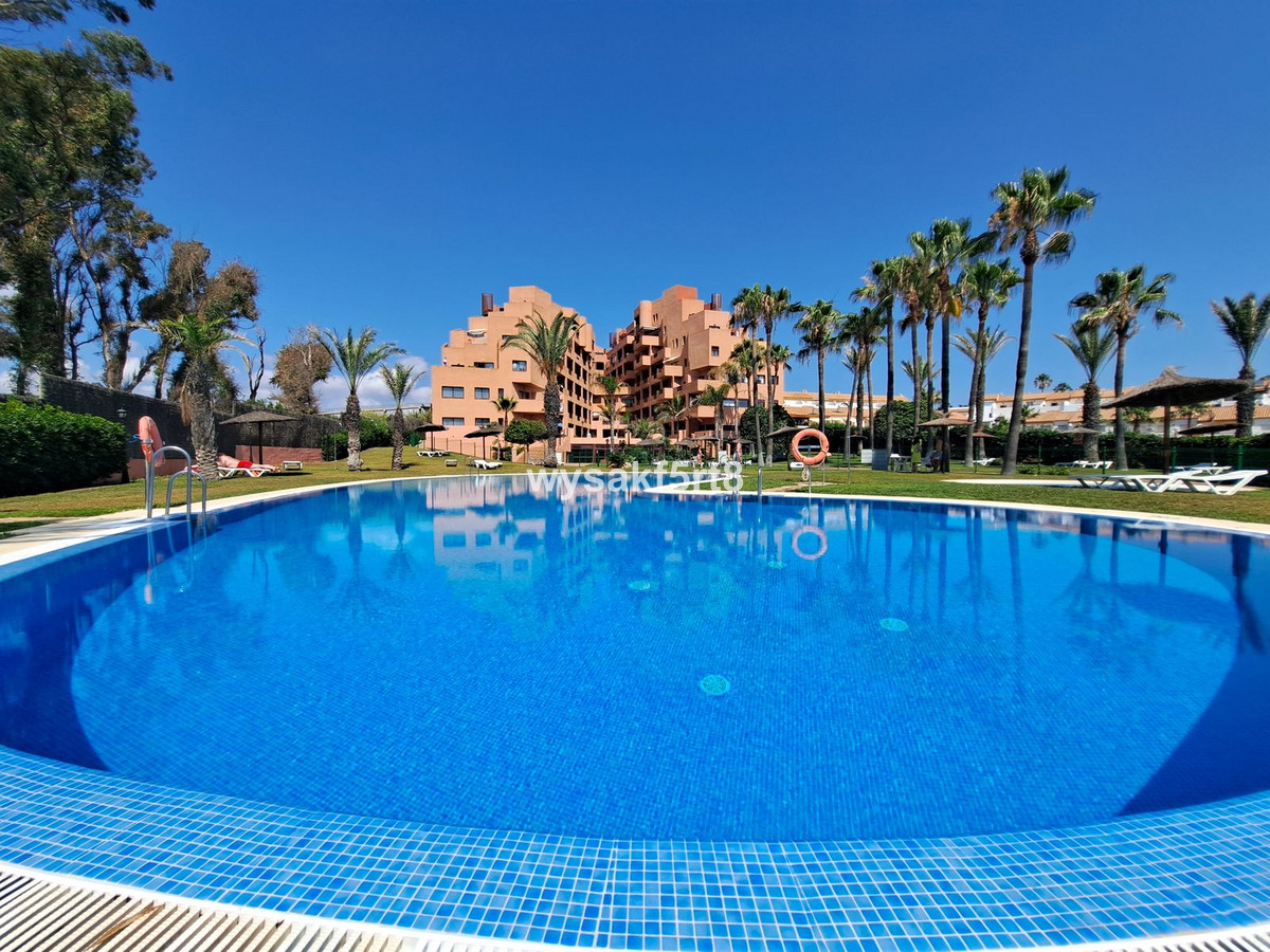 Te koop Middle Floor Apartment Costa Del Sol La Duquesa € 180.000,-
