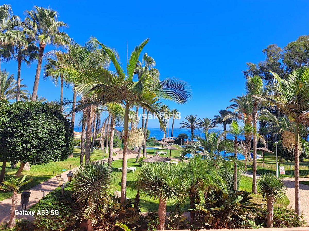 Te koop Middle Floor Apartment Costa Del Sol La Duquesa € 180.000,-
