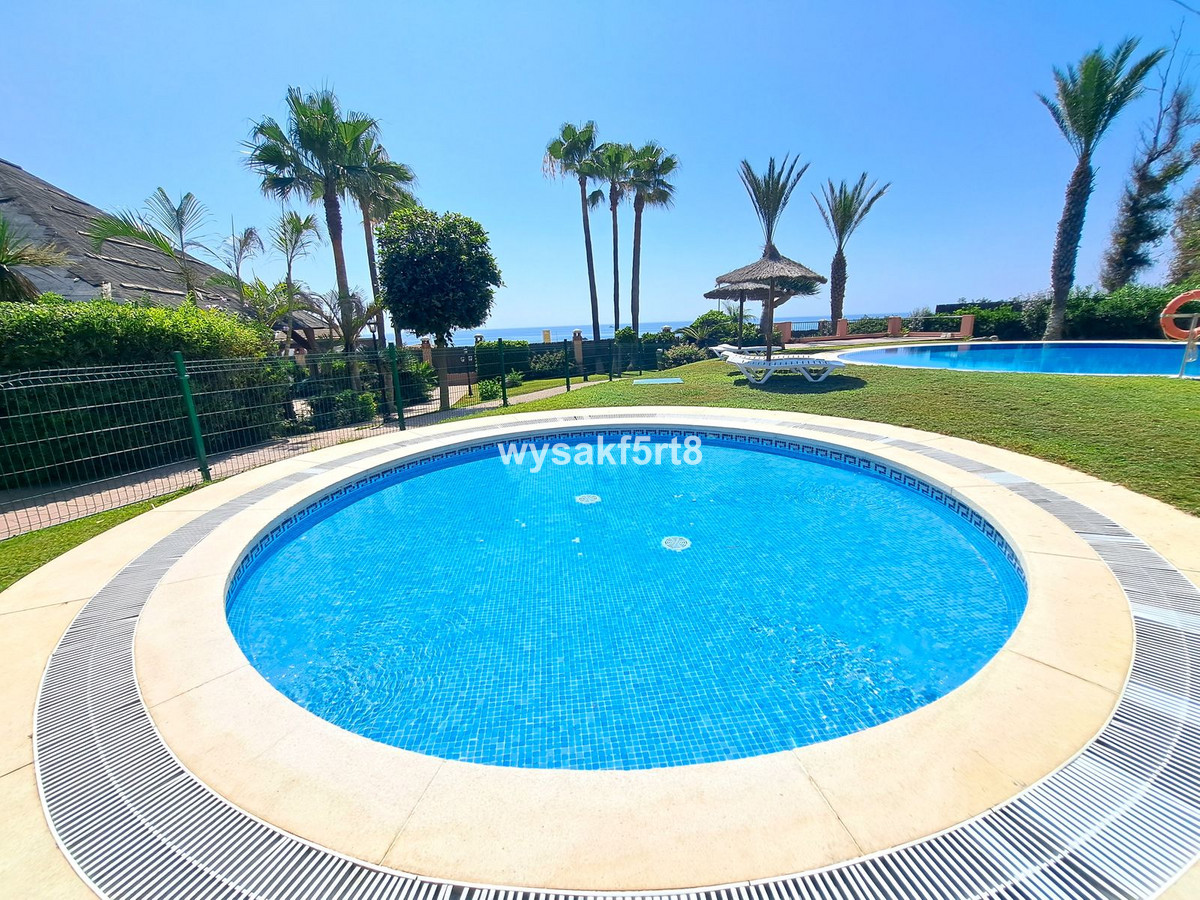 Te koop Middle Floor Apartment Costa Del Sol La Duquesa € 180.000,-