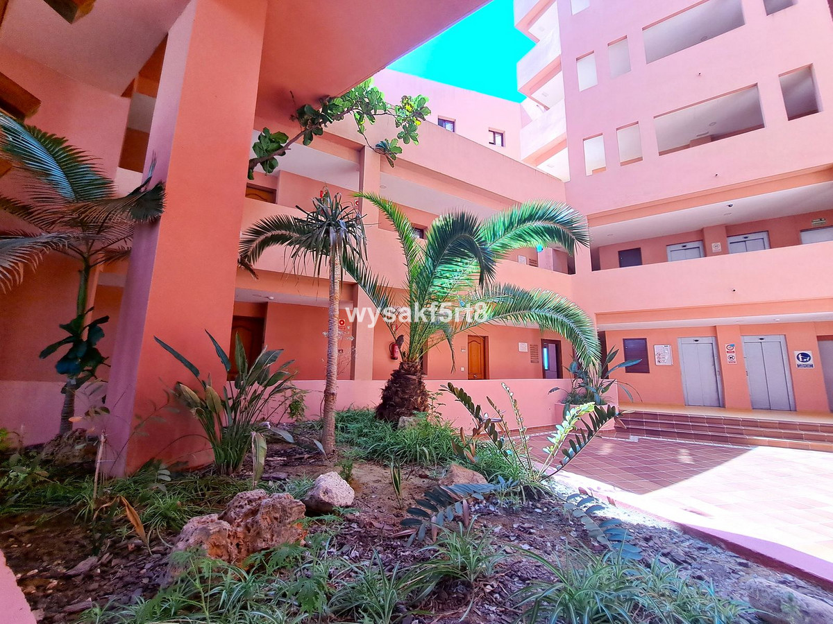 Te koop Middle Floor Apartment Costa Del Sol La Duquesa € 180.000,-