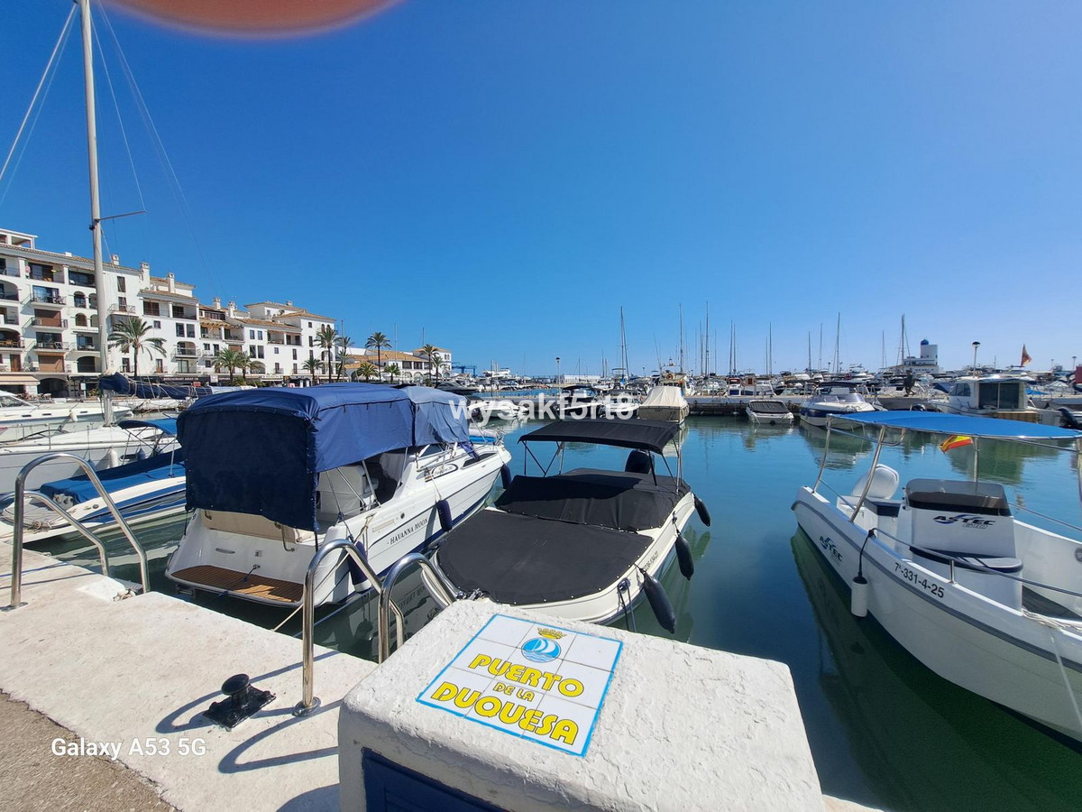 Te koop Middle Floor Apartment Costa Del Sol La Duquesa € 180.000,-