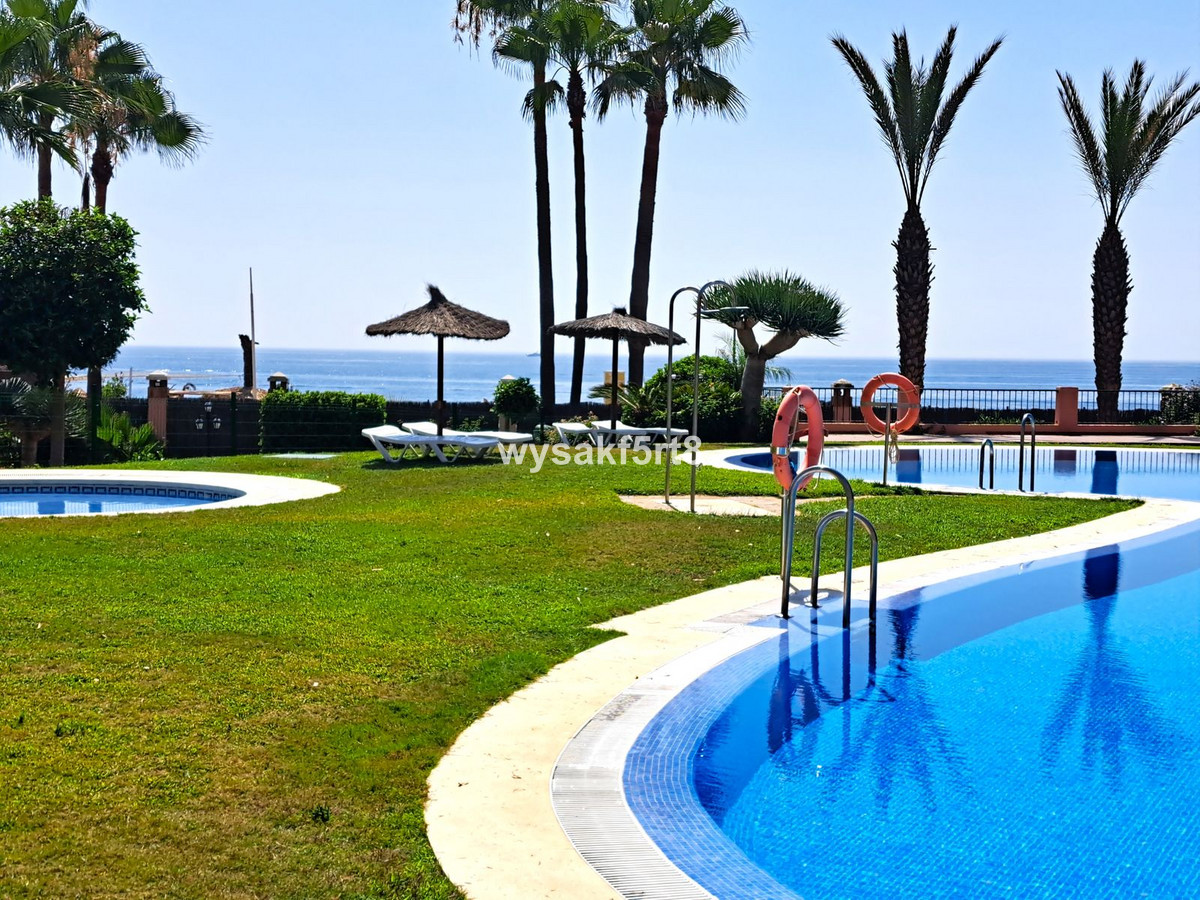 Te koop Middle Floor Apartment Costa Del Sol La Duquesa € 180.000,-