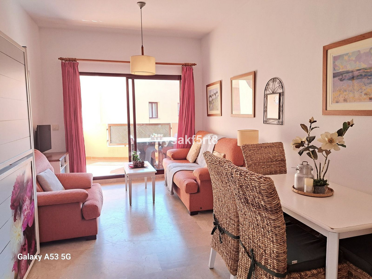 Te koop Middle Floor Apartment Costa Del Sol La Duquesa € 180.000,-