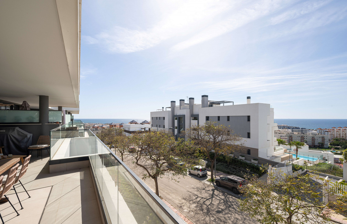 Te koop Middle Floor Apartment Costa Del Sol Estepona € 885.000,-