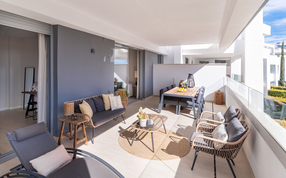 Te koop Middle Floor Apartment Costa Del Sol Estepona € 599.000,-