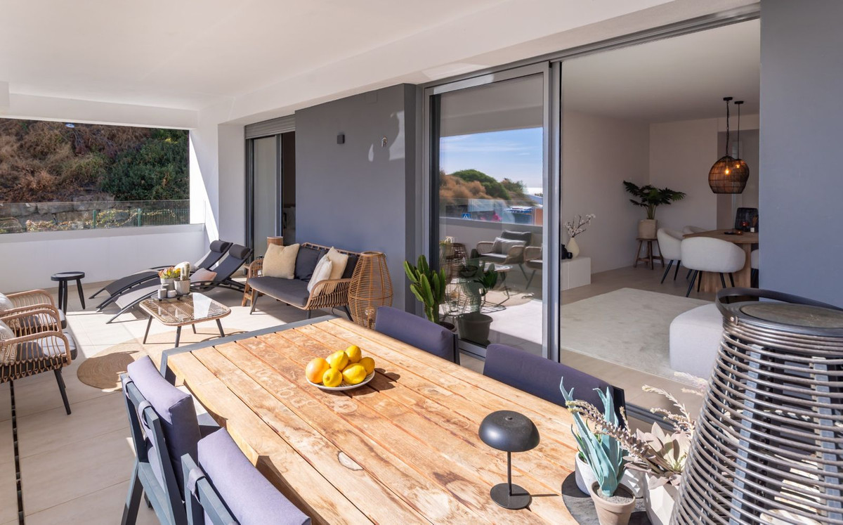 Te koop Middle Floor Apartment Costa Del Sol Estepona € 599.000,-