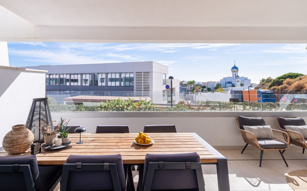 Te koop Middle Floor Apartment Costa Del Sol Estepona € 599.000,-