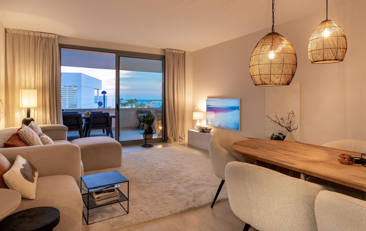 Te koop Middle Floor Apartment Costa Del Sol Estepona € 599.000,-