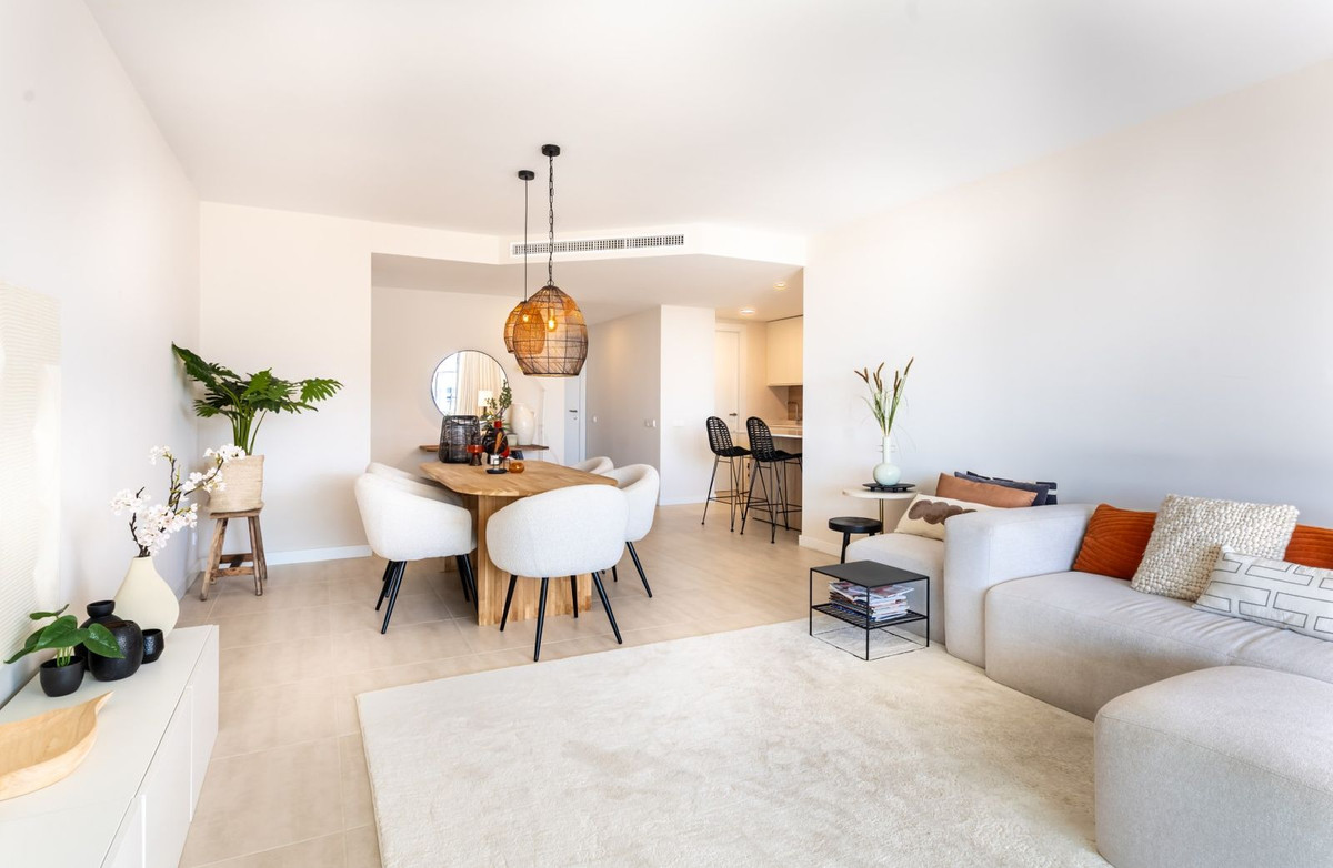 Te koop Middle Floor Apartment Costa Del Sol Estepona € 599.000,-