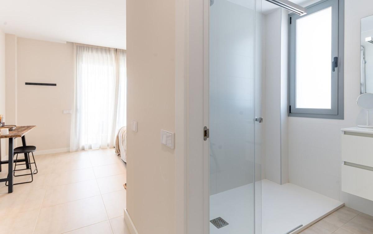 Te koop Middle Floor Apartment Costa Del Sol Estepona € 599.000,-