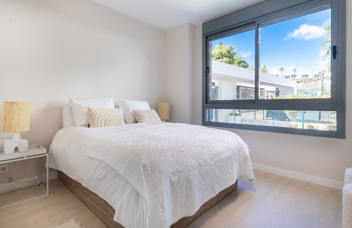 Te koop Middle Floor Apartment Costa Del Sol Estepona € 599.000,-