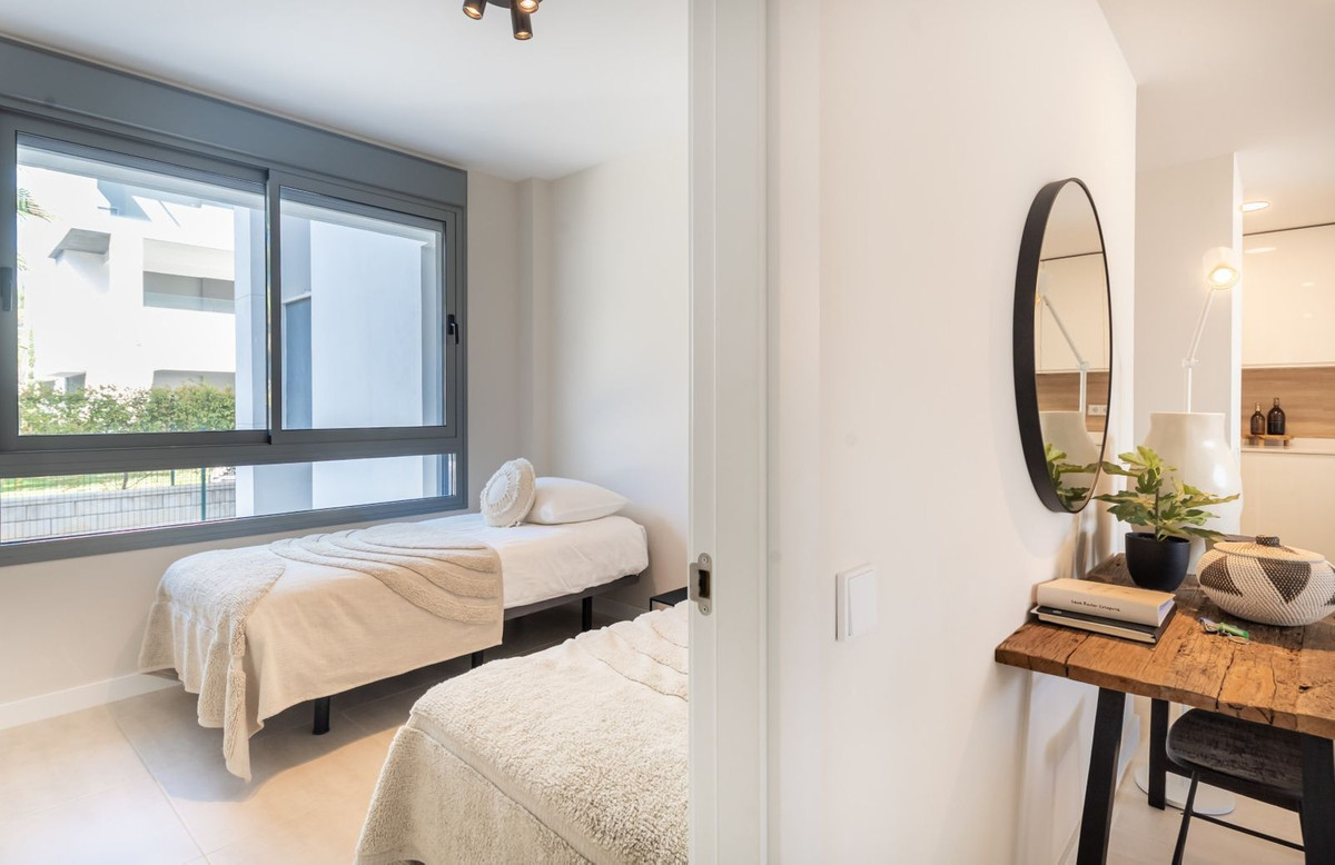 Te koop Middle Floor Apartment Costa Del Sol Estepona € 599.000,-