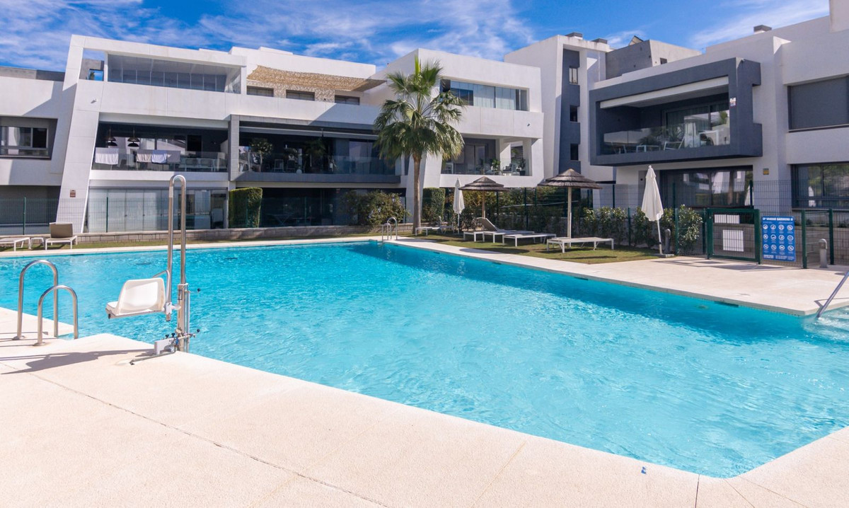 Te koop Middle Floor Apartment Costa Del Sol Estepona € 599.000,-