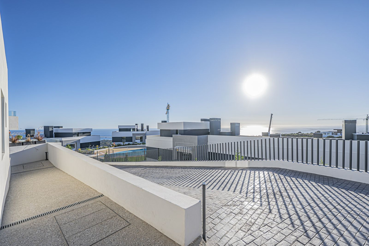 Te koop Middle Floor Apartment Costa Del Sol Altos De Los Monteros € 995.000,-