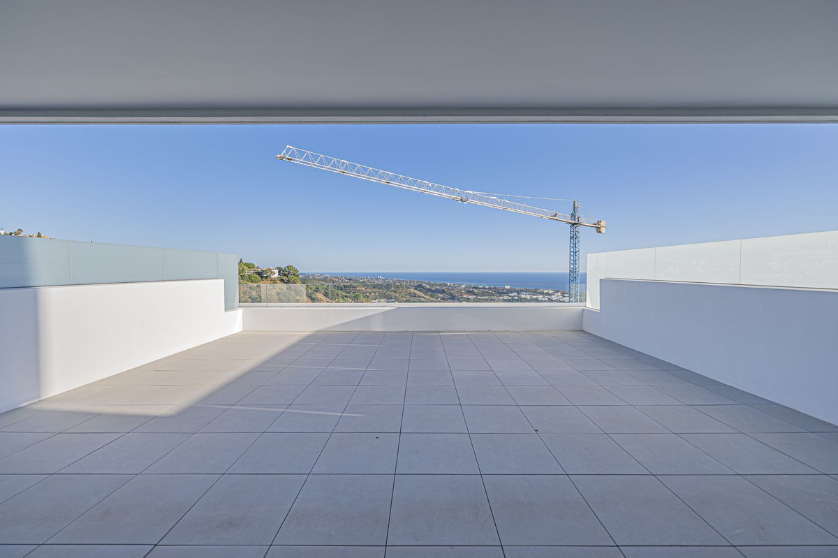 Te koop Middle Floor Apartment Costa Del Sol Altos De Los Monteros € 995.000,-