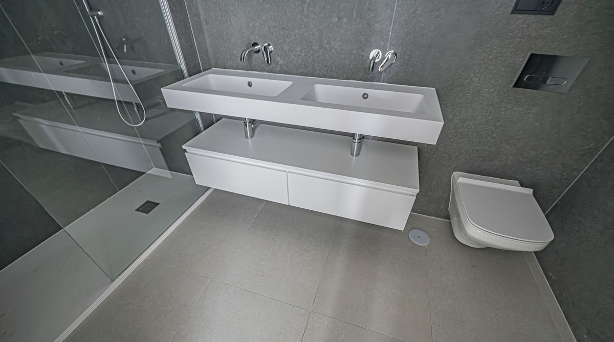 Te koop Middle Floor Apartment Costa Del Sol Altos De Los Monteros € 995.000,-