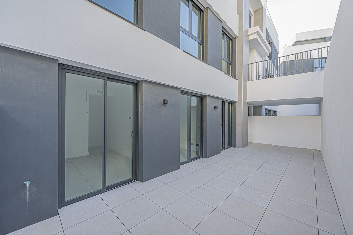 Te koop Middle Floor Apartment Costa Del Sol Altos De Los Monteros € 995.000,-