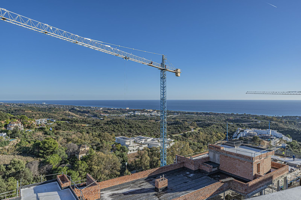 Te koop Middle Floor Apartment Costa Del Sol Altos De Los Monteros € 995.000,-