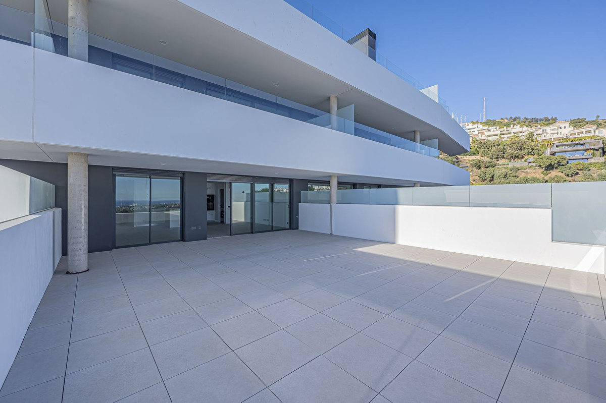 Te koop Middle Floor Apartment Costa Del Sol Altos De Los Monteros € 995.000,-