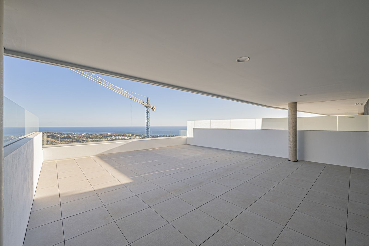 Te koop Middle Floor Apartment Costa Del Sol Altos De Los Monteros € 995.000,-