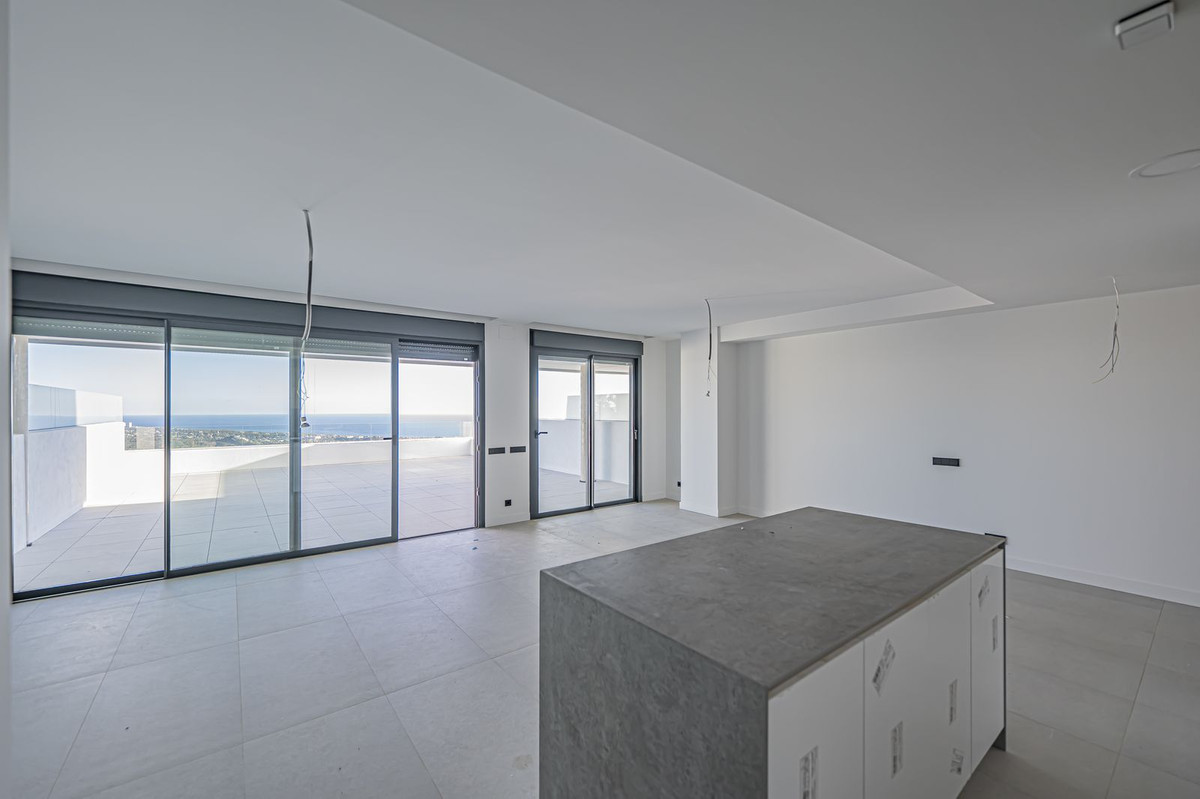 Te koop Middle Floor Apartment Costa Del Sol Altos De Los Monteros € 995.000,-