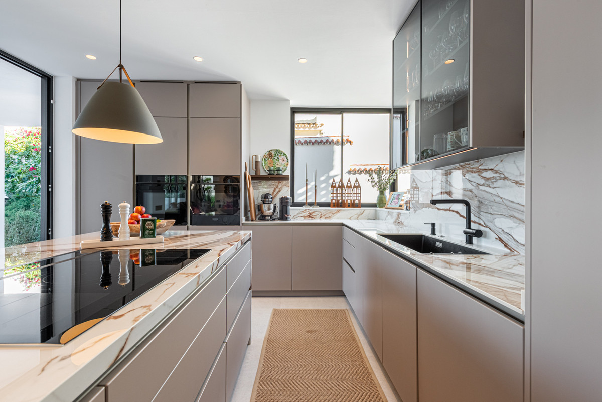 Te koop Vrijstaande Villa Costa Del Sol Cerros Del Aguila € 1.895.000,-