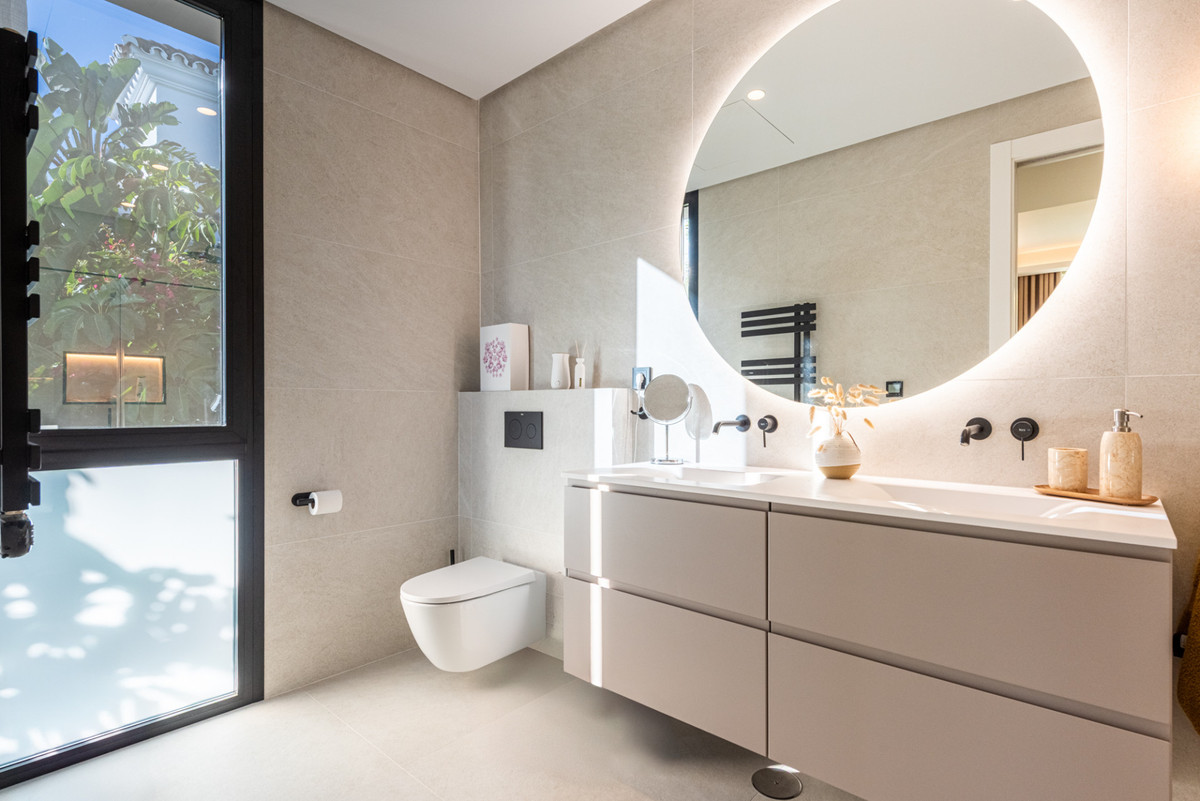 Te koop Vrijstaande Villa Costa Del Sol Cerros Del Aguila € 1.895.000,-