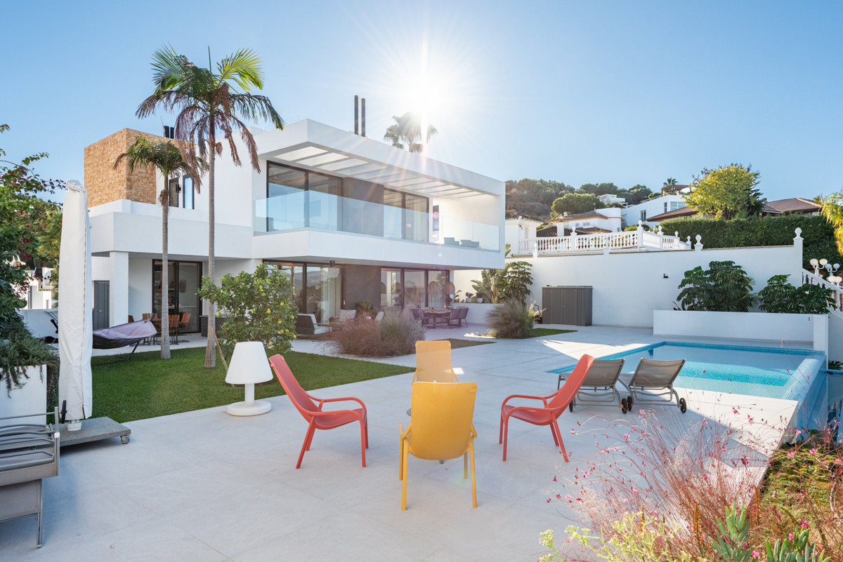 Te koop Vrijstaande Villa Costa Del Sol Cerros Del Aguila € 1.895.000,-