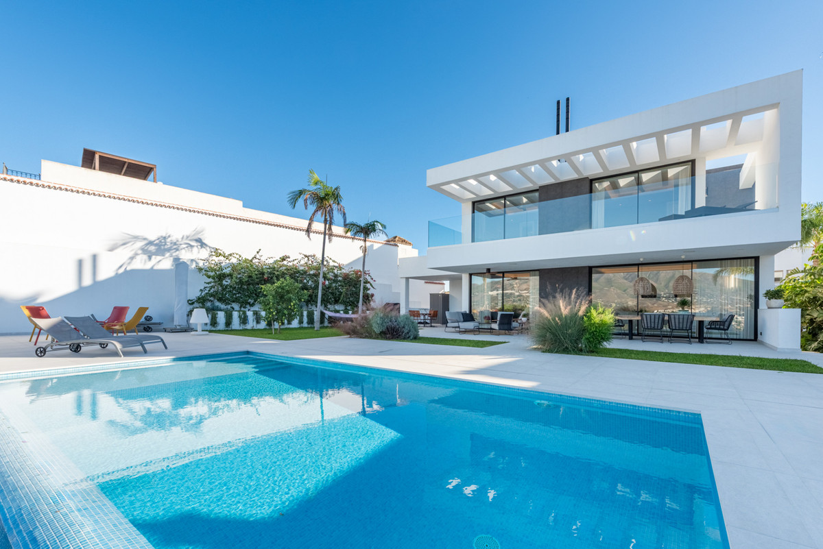 Te koop Vrijstaande Villa Costa Del Sol Cerros Del Aguila € 1.895.000,-