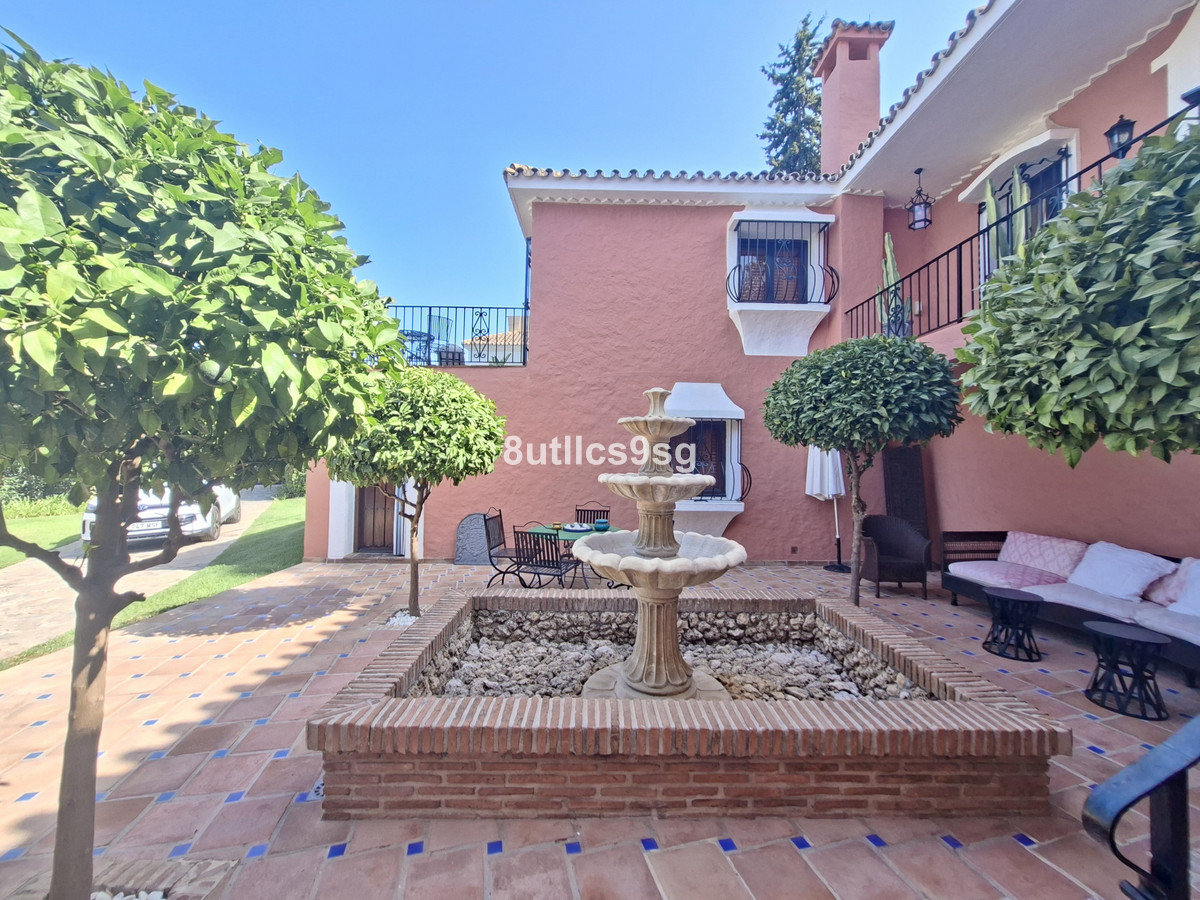 Te koop Vrijstaande Villa Costa Del Sol Aloha € 2.495.000,-
