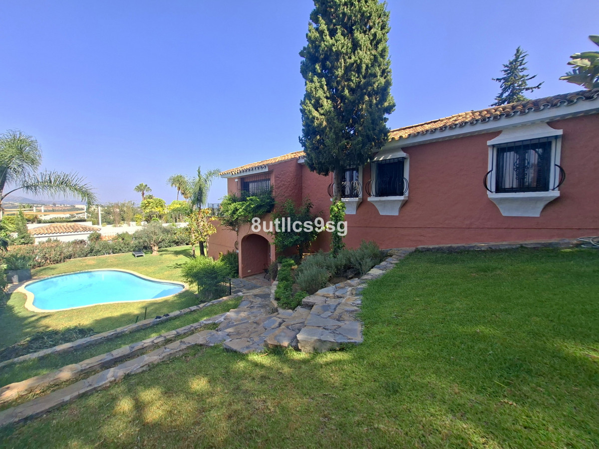 Te koop Vrijstaande Villa Costa Del Sol Aloha € 2.495.000,-