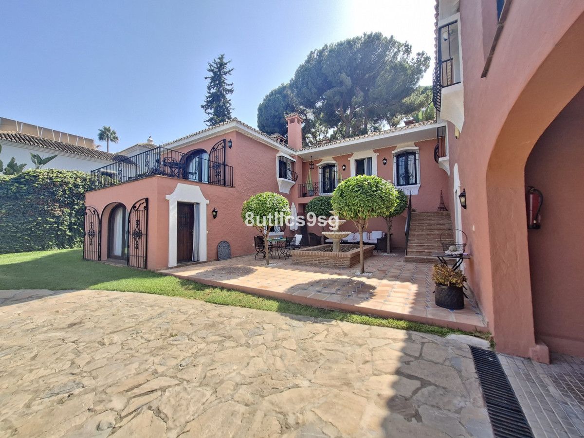 Te koop Vrijstaande Villa Costa Del Sol Aloha € 2.495.000,-
