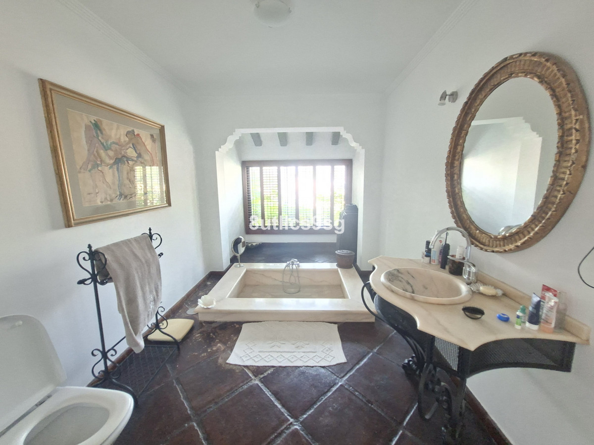 Te koop Vrijstaande Villa Costa Del Sol Aloha € 2.495.000,-