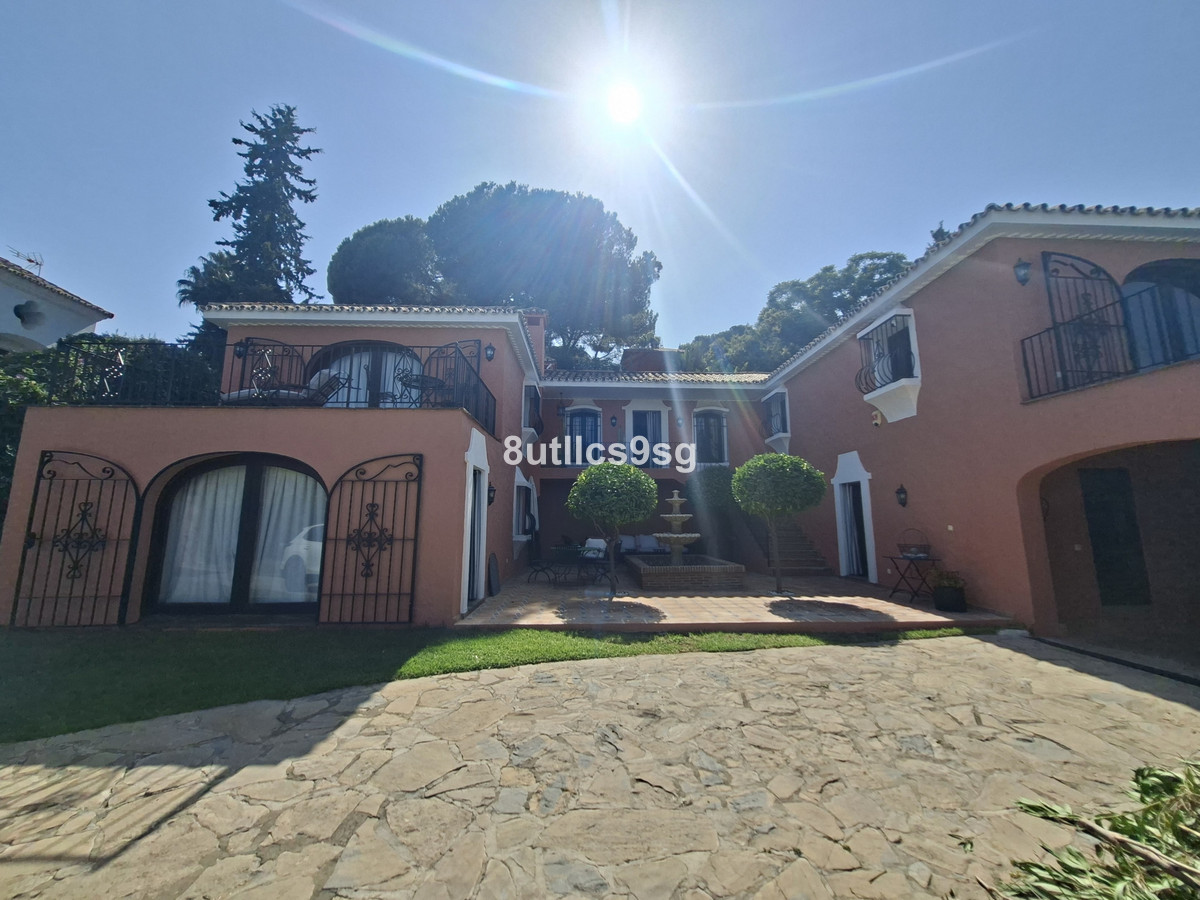 Te koop Vrijstaande Villa Costa Del Sol Aloha € 2.495.000,-