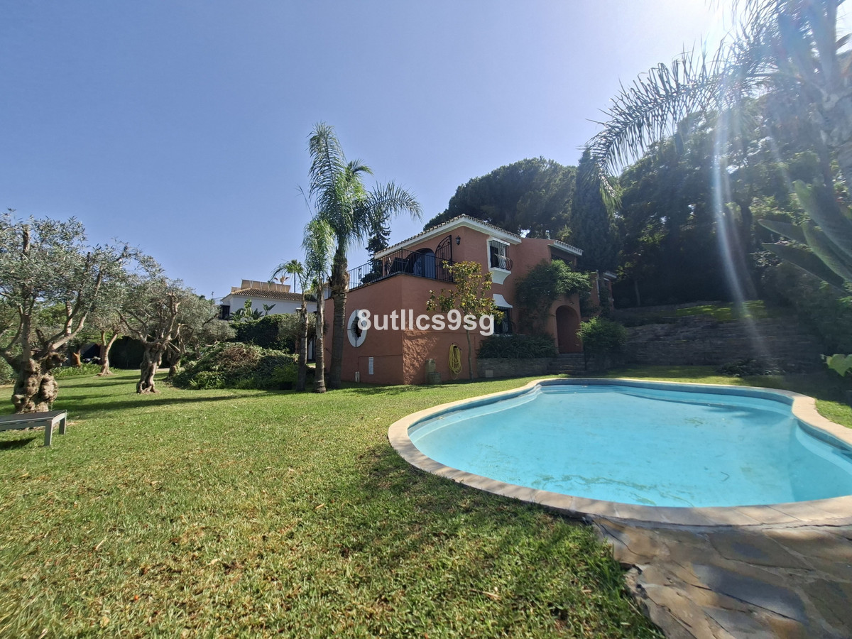 Te koop Vrijstaande Villa Costa Del Sol Aloha € 2.495.000,-