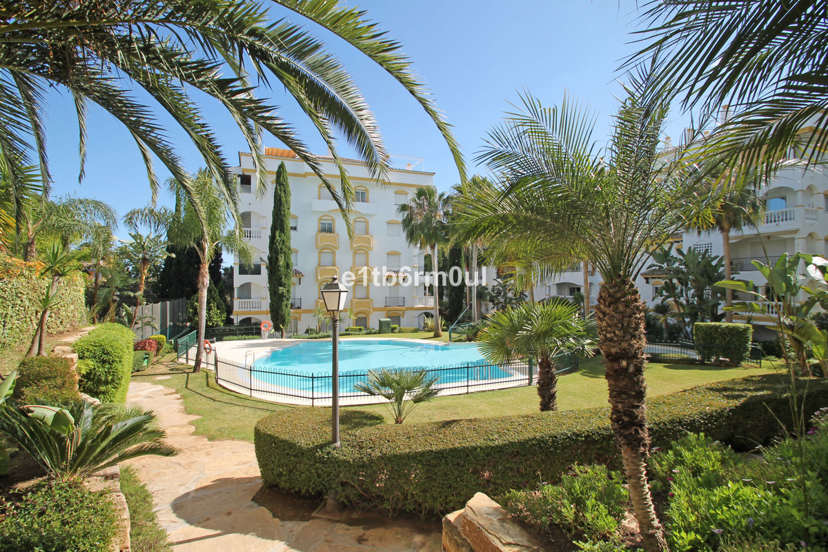 Te koop Middle Floor Apartment Costa Del Sol The Golden Mile € 525.000,-