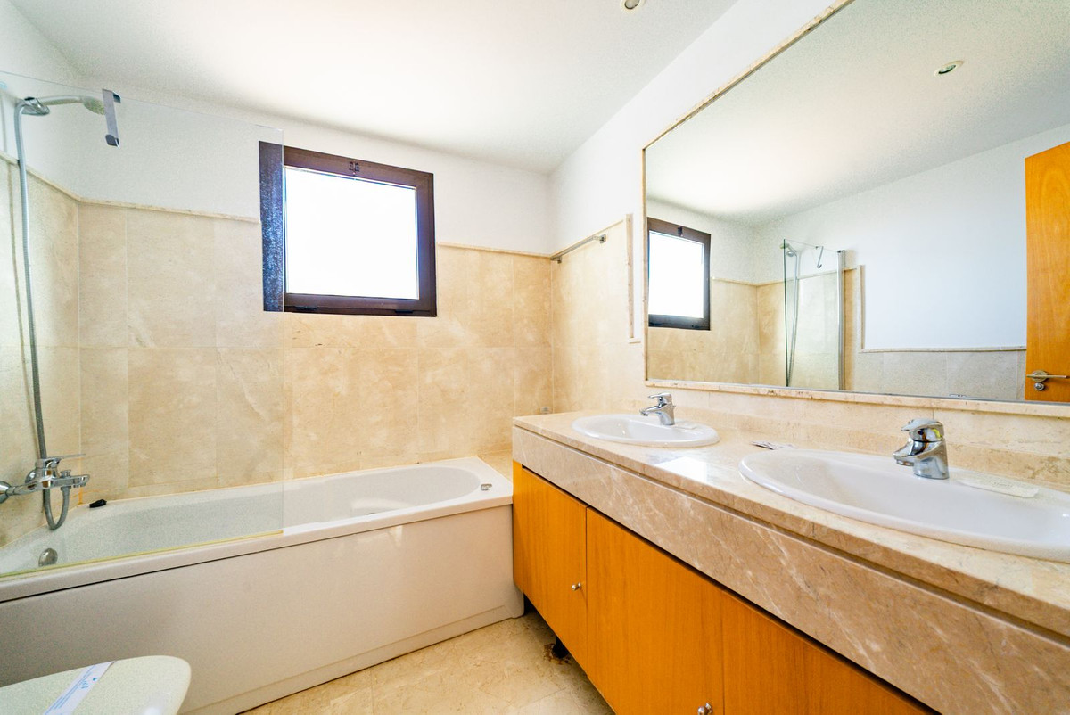 Te koop Penthouse Costa Del Sol Casares Playa € 575.000,-