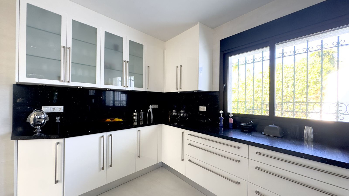 Te koop Vrijstaande Villa Costa Del Sol Benalmadena Costa € 3.200.000,-