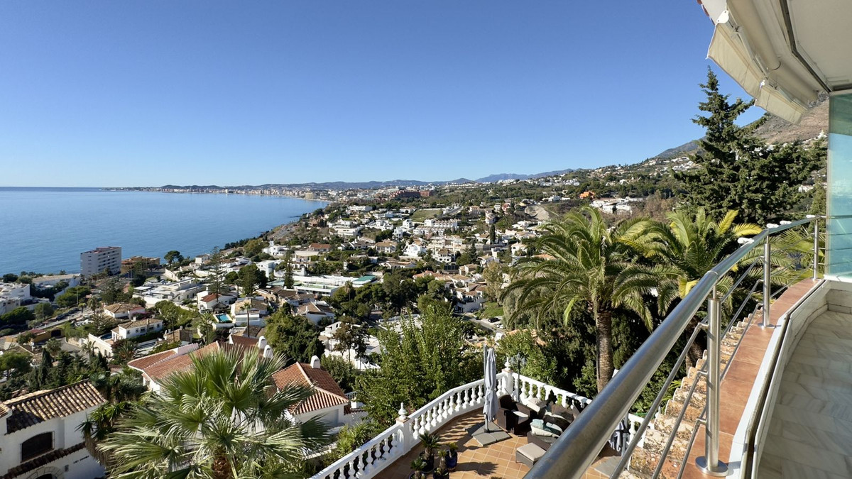 Te koop Vrijstaande Villa Costa Del Sol Benalmadena Costa € 3.200.000,-