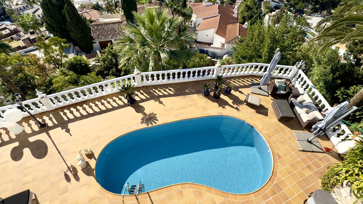 Te koop Vrijstaande Villa Costa Del Sol Benalmadena Costa € 3.200.000,-