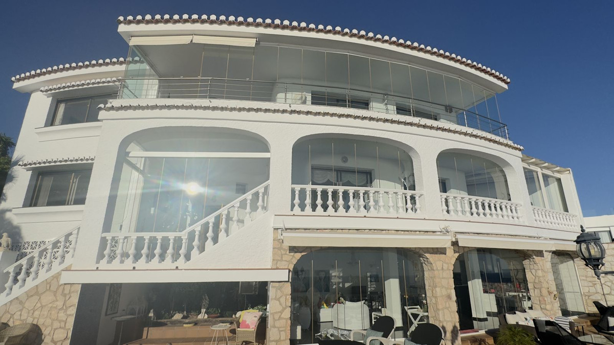 Te koop Vrijstaande Villa Costa Del Sol Benalmadena Costa € 3.200.000,-