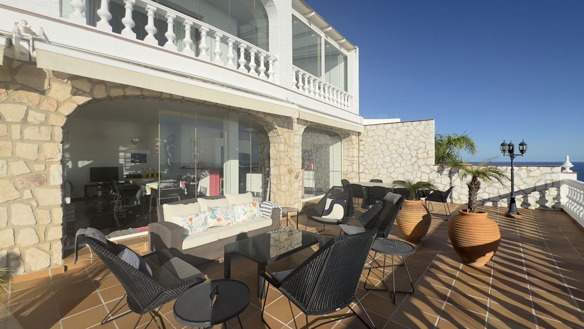 Te koop Vrijstaande Villa Costa Del Sol Benalmadena Costa € 3.200.000,-